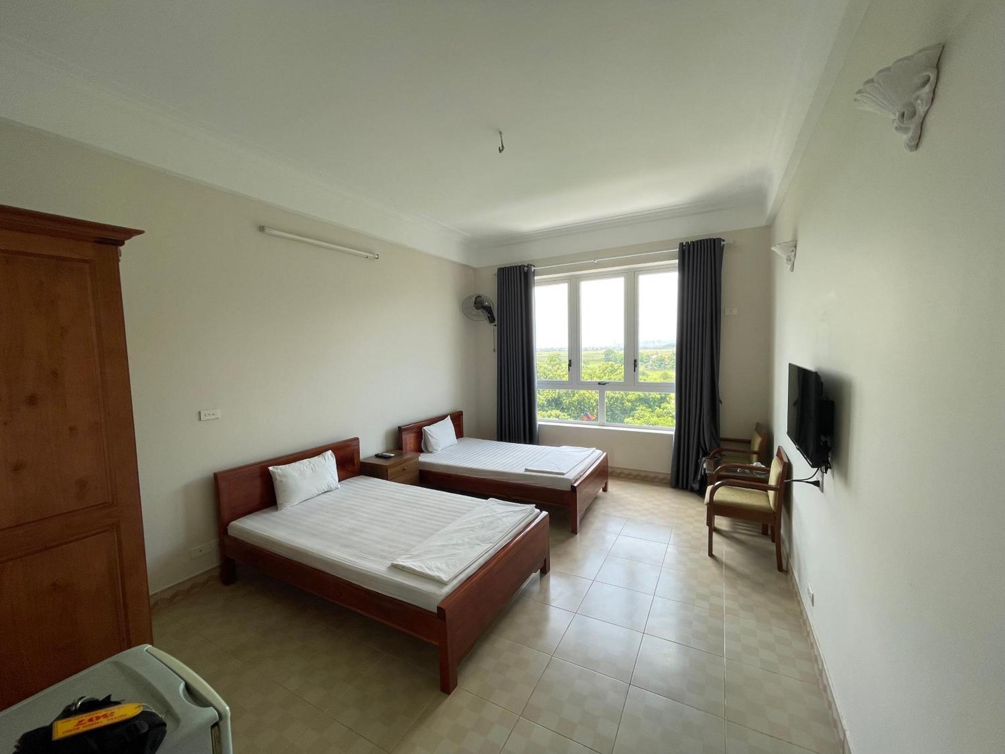 Thien Binh Hotel Hòa Bình Extérieur photo